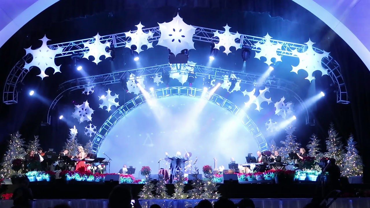 Mannheim Steamroller Christmas Concert Photo