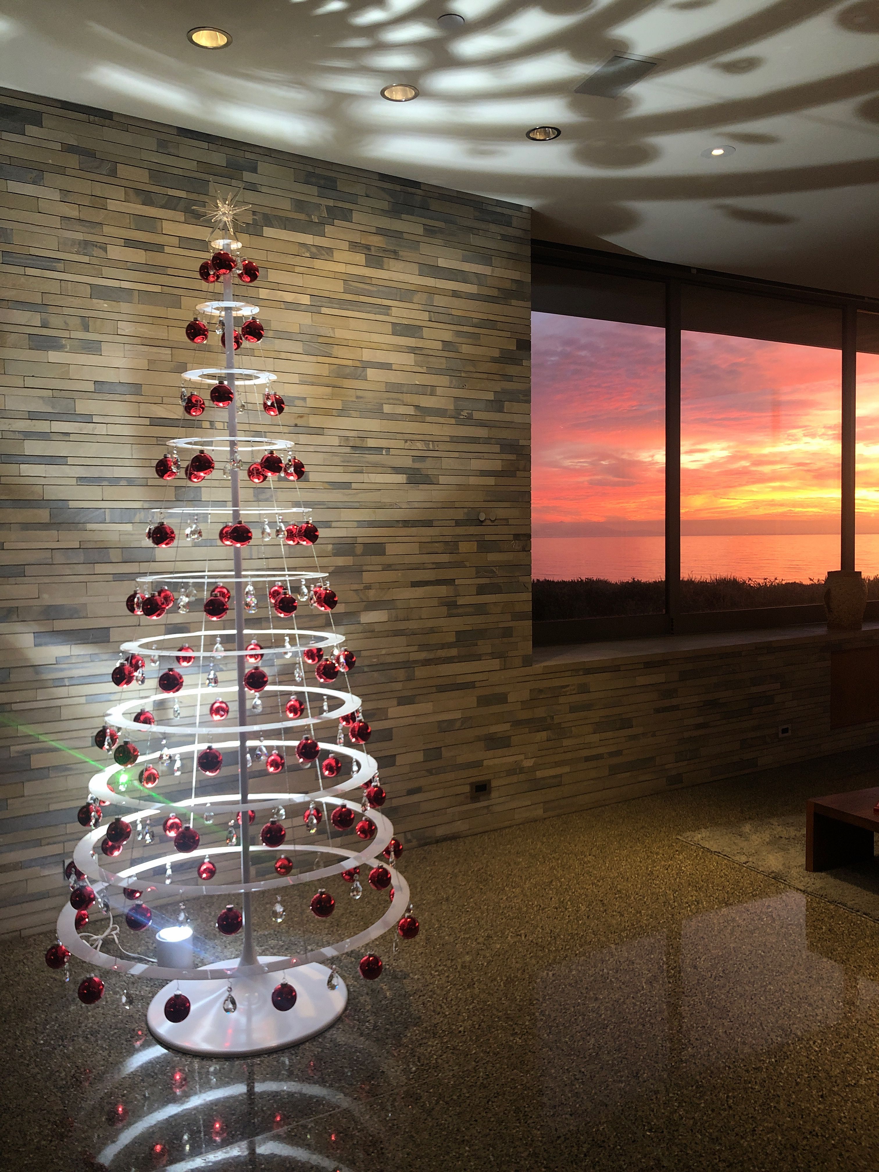 Modern Lighted Christmas Tree Trends