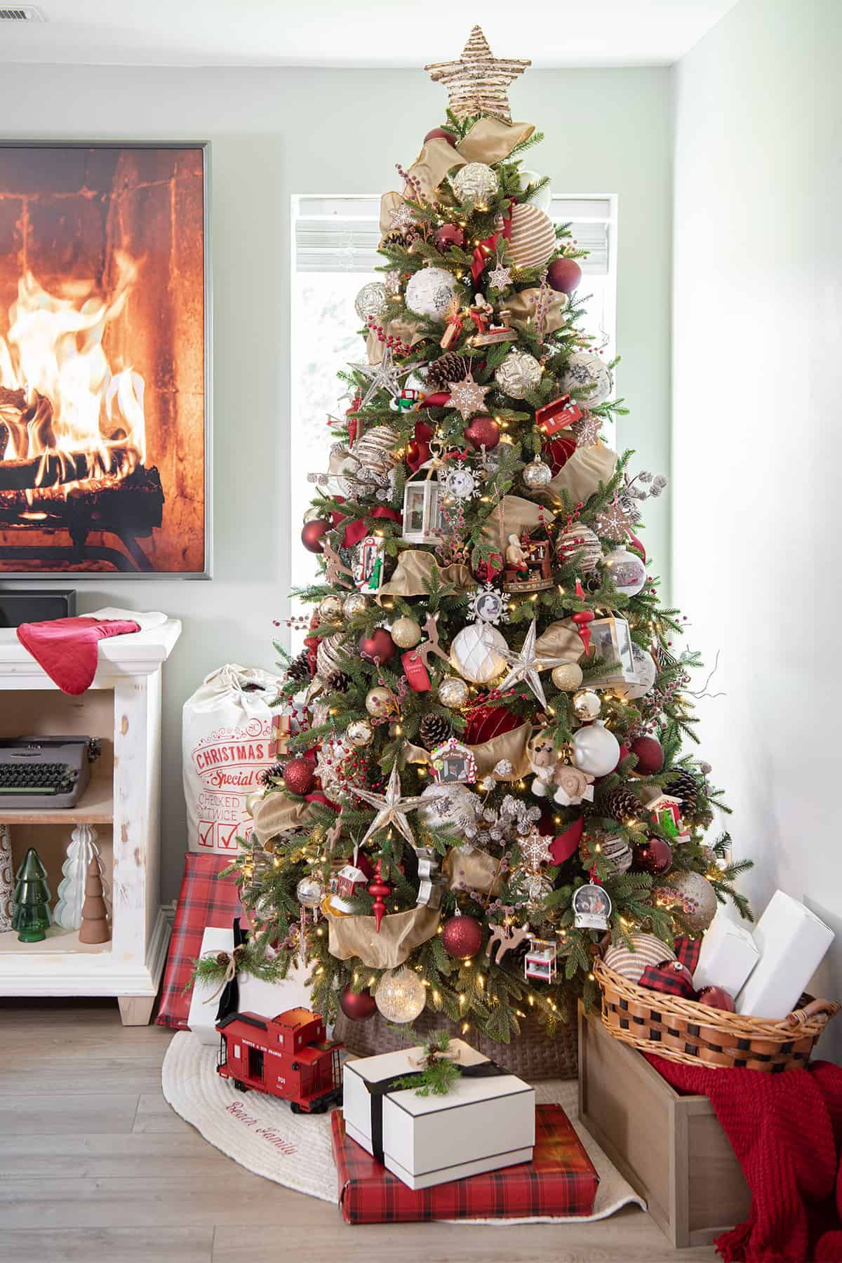 Red Gold And Green Christmas Tree Decorating Ideas Sample Design