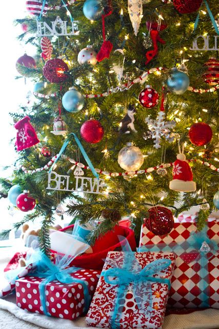 20 Red White Blue Christmas Tree Decorating Ideas