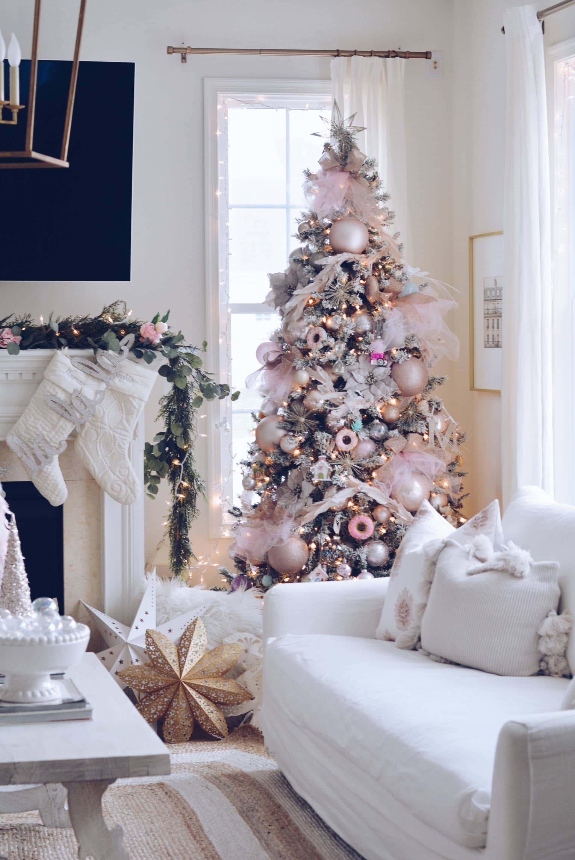 5 Pink Christmas Tree Decorating Ideas