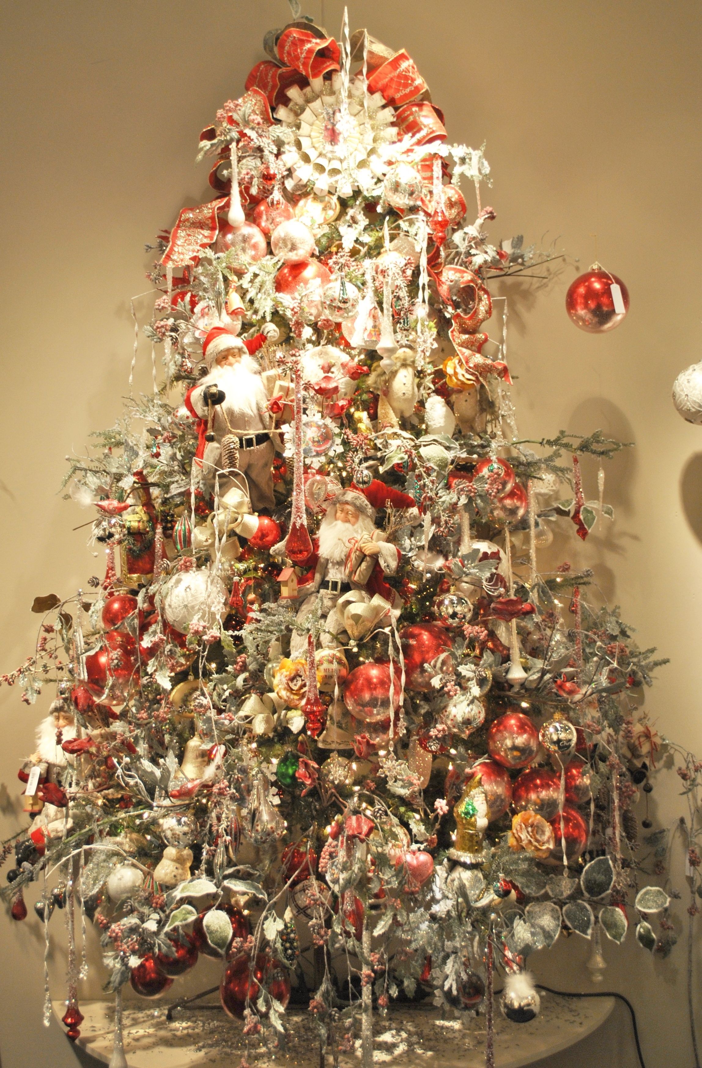 5 Unique Belgium Christmas Tree Decorating Ideas