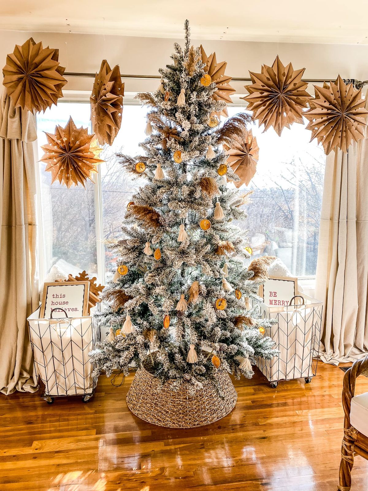 5 Ways To Create A Farm Style Christmas Tree