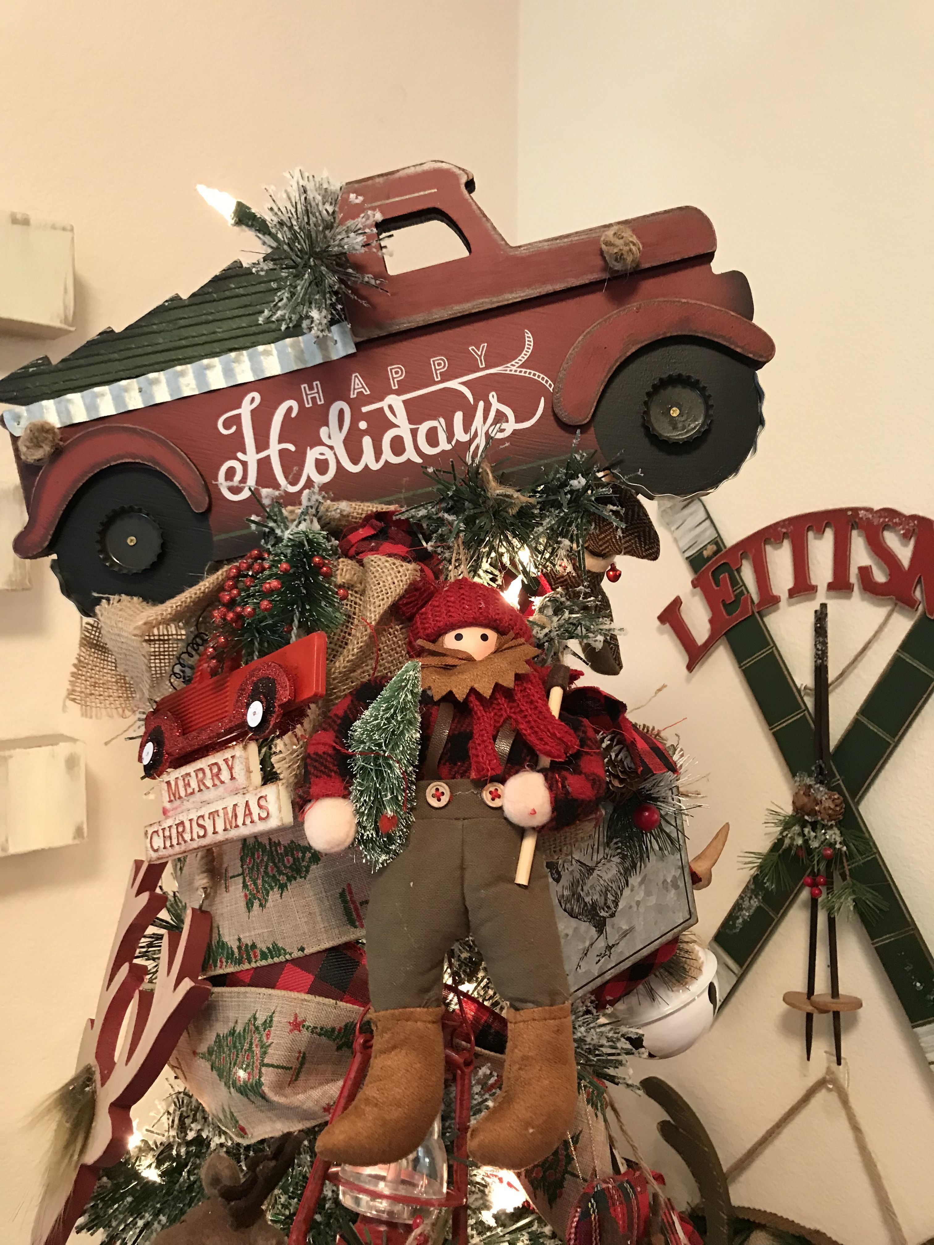 5 Ways To Decorate A Red Truck With Christmas Tree