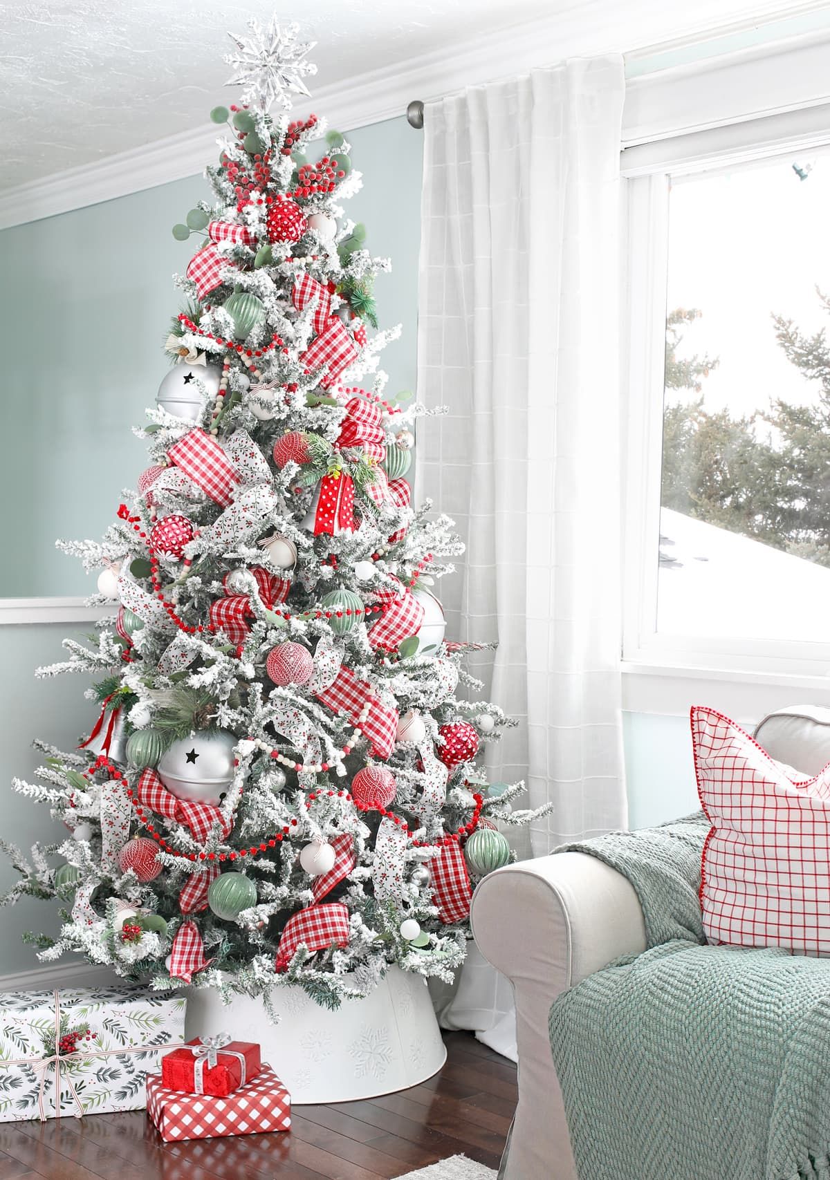 5 Ways To Decorate Christmas Tree With Mesh Ribbon