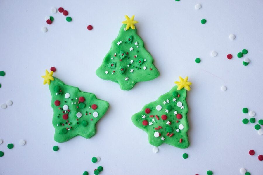 5 Ways To Make Christmas Tree Playdough