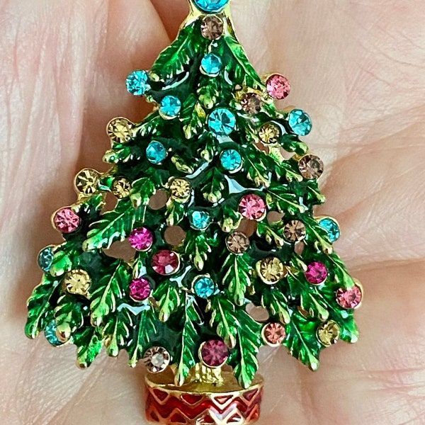 Pics of Mylu Christmas Tree Brooch