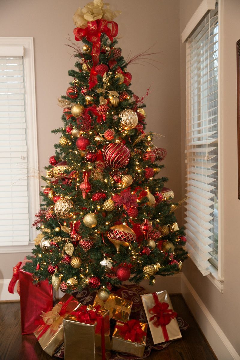 Red and Gold Christmas Tree Themes