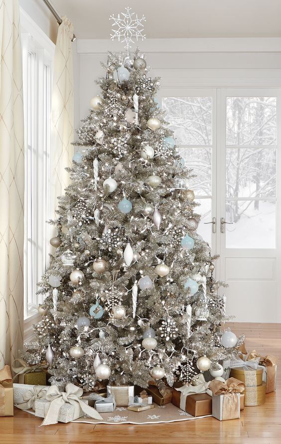 Silver Leaf Christmas Tree Decoration Ideas for Outdoor Spaces