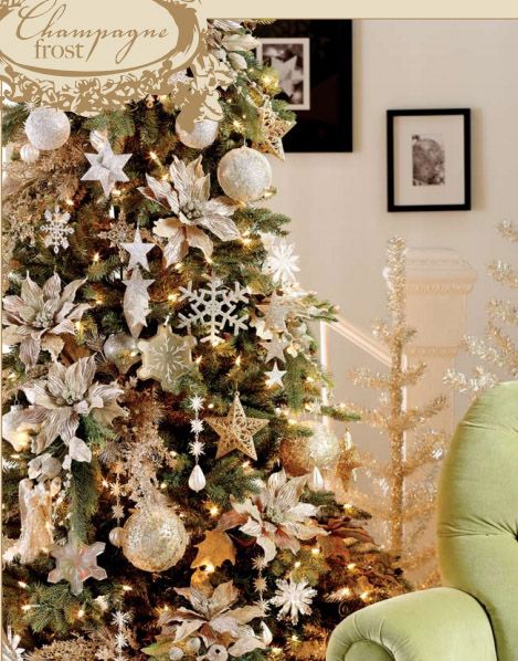 7 Festive Christmas Tree Themes Of 2013