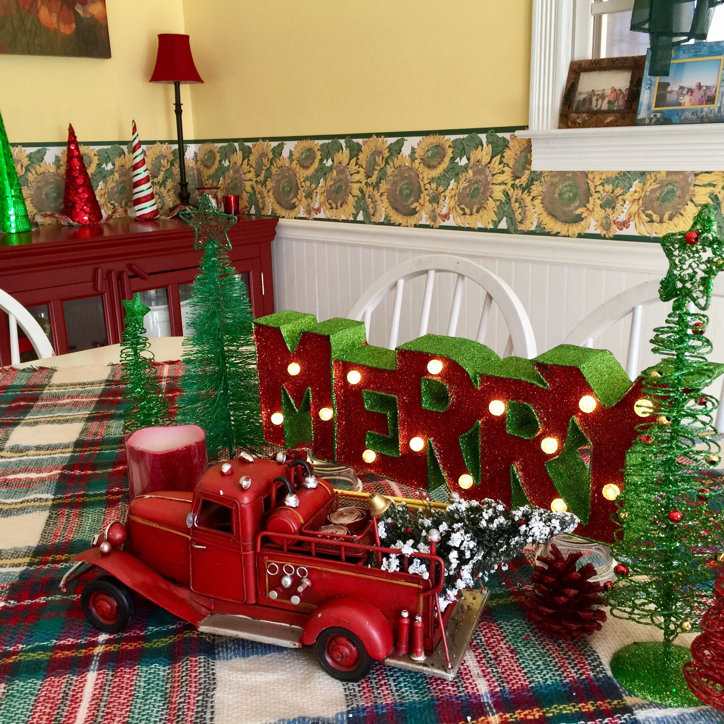 7 Festive Ways To Decorate A Little Red Truck For Christmas