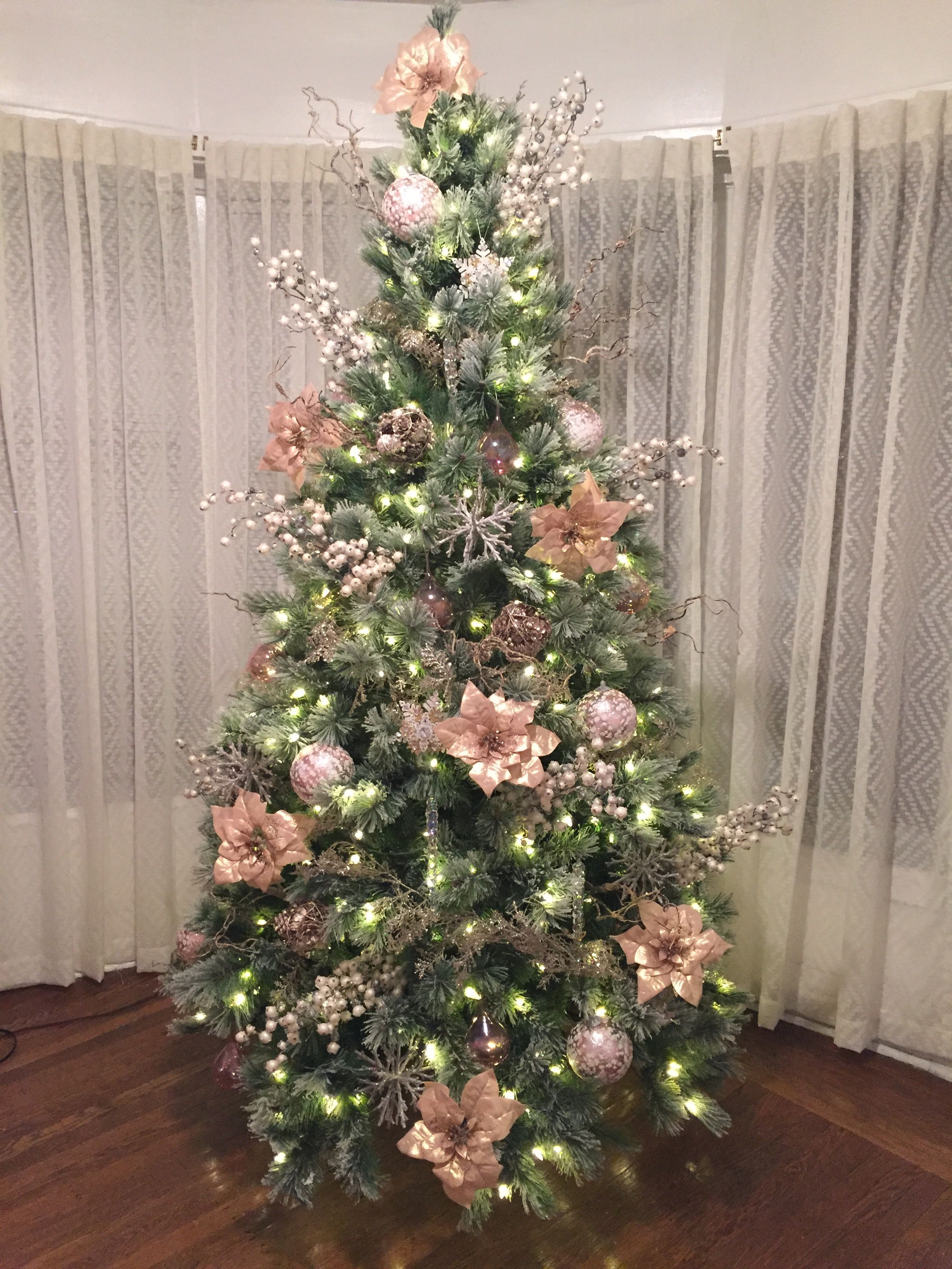 7 Pink Poinsettia Christmas Tree Decorating Ideas