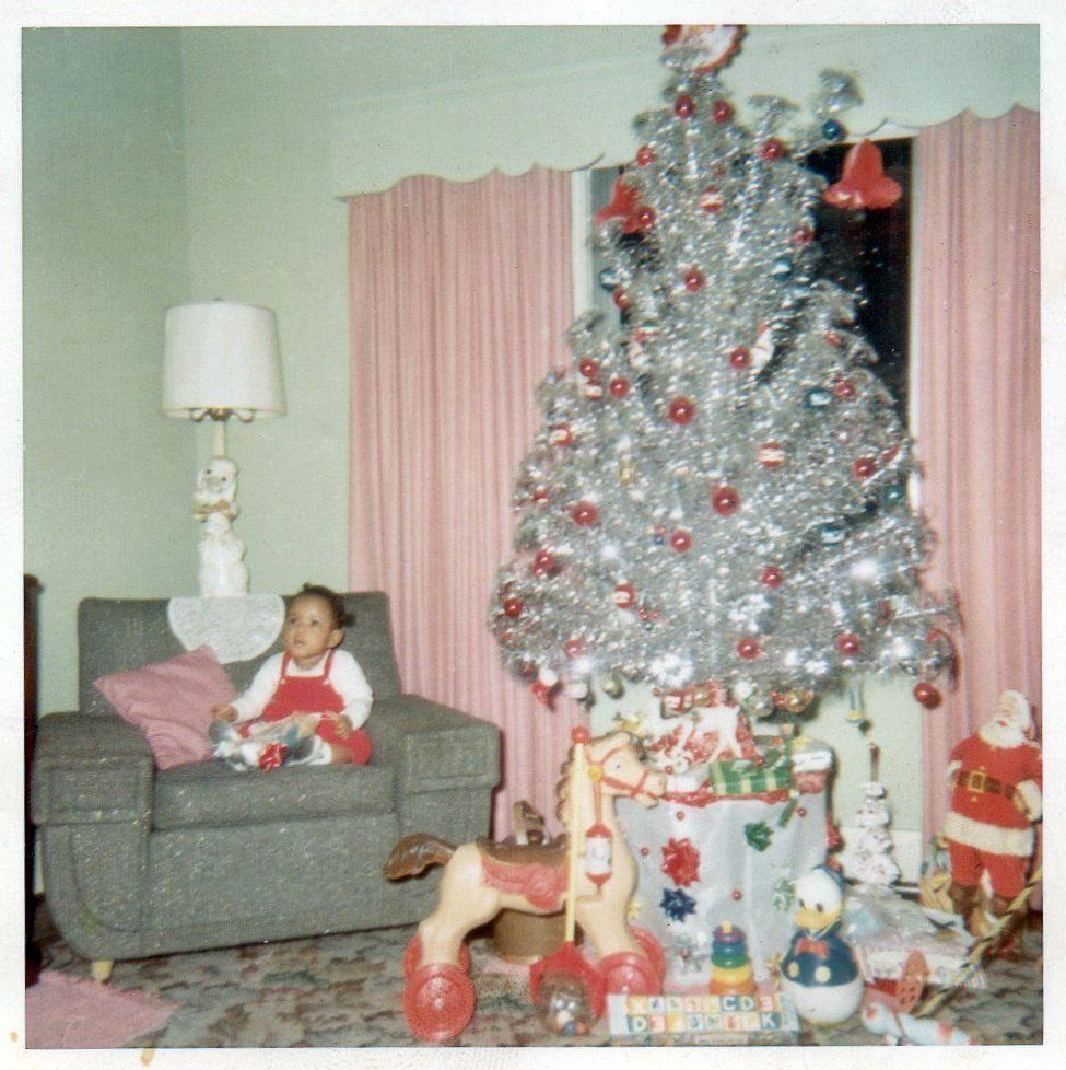 7 Retro Christmas Decor Trends Of The 1960s