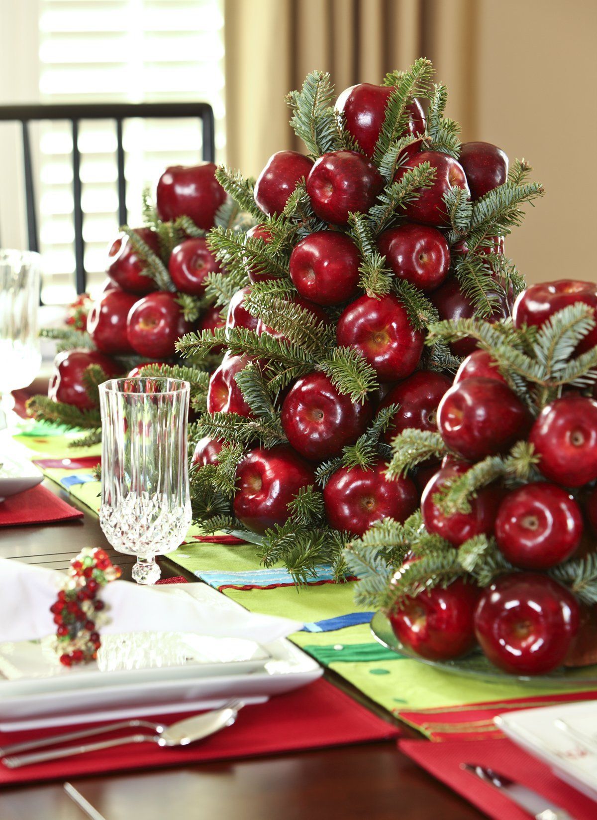 7 Unique Ways To Use Apples On Your Christmas Tree