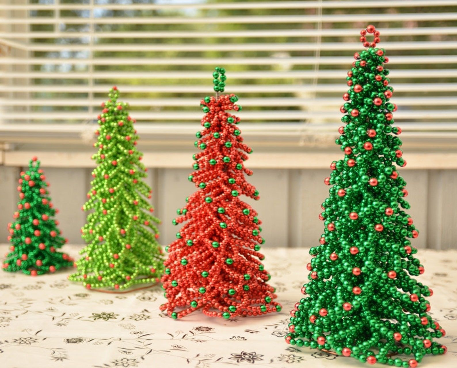 Beaded Christmas tree patterns