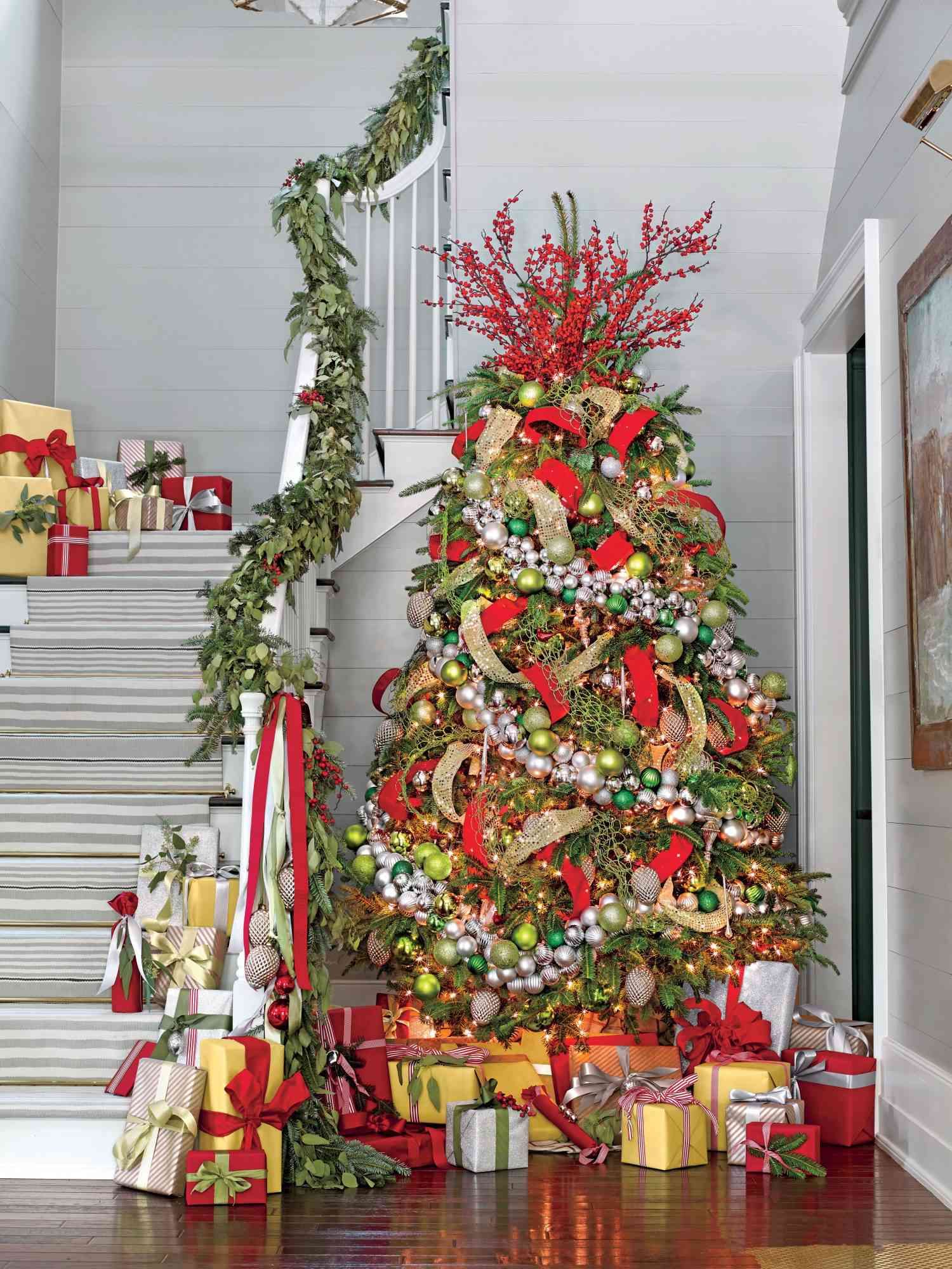 Christmas Tree Garland Ideas