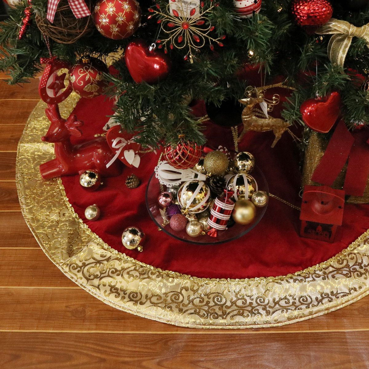 Gold and Red Christmas Tree Skirt Inspiration