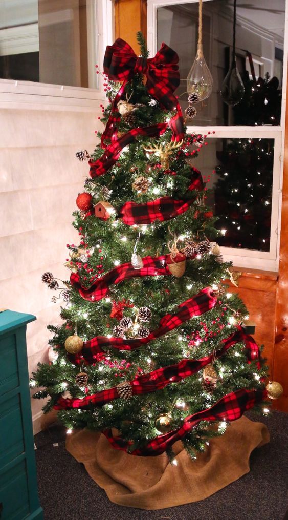 Plaid Red Ribbon Christmas Tree Ideas