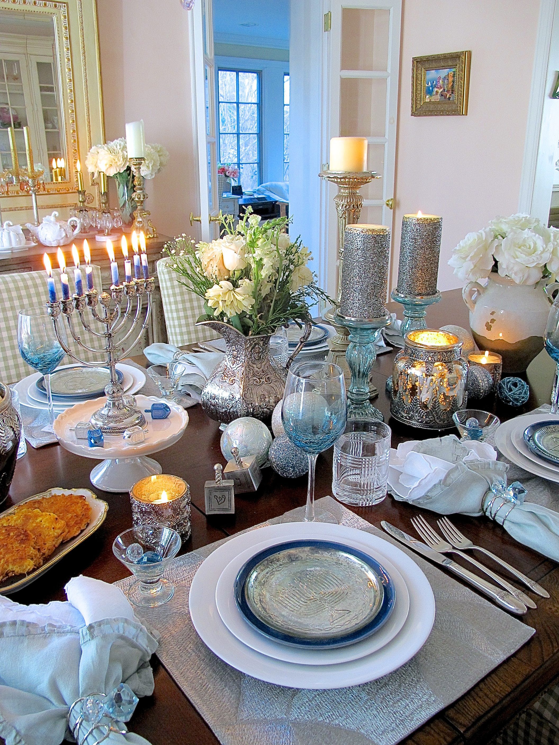 Christmas Menorah Table Setting