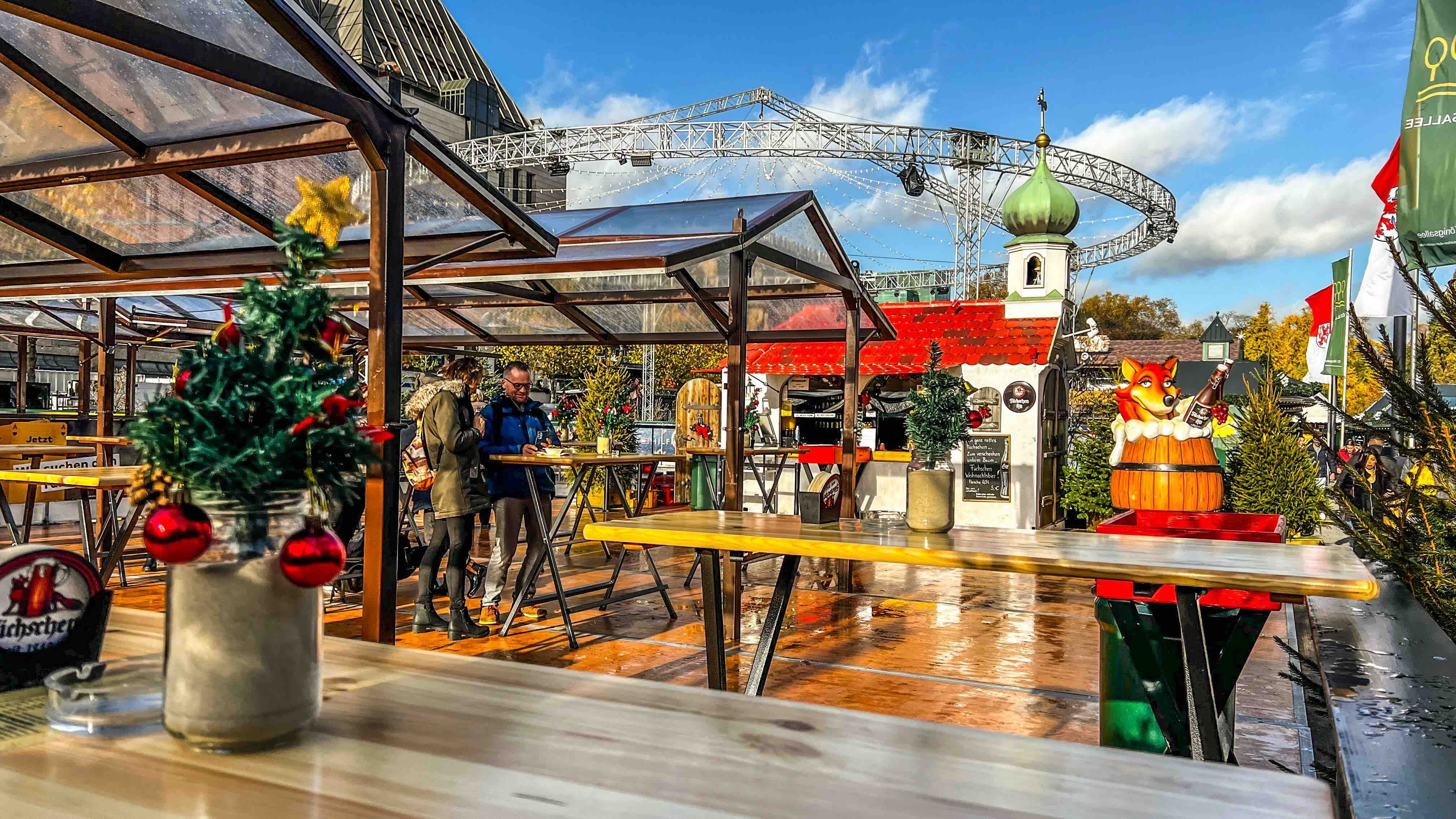 Weihnachtsmarkt auf dem Corneliusplatz Dusseldorf