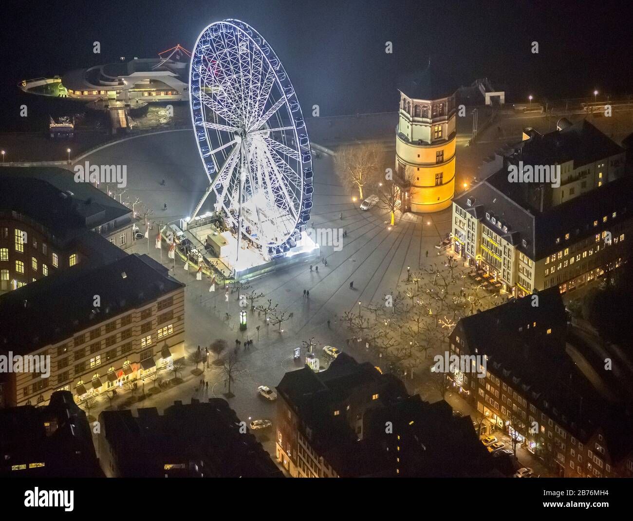 Weihnachtsmarkt auf dem Schlossplatz Dusseldorf