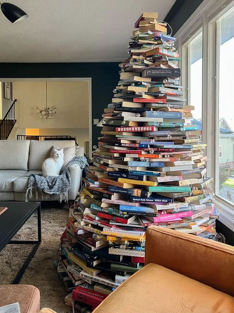 Book Christmas Tree