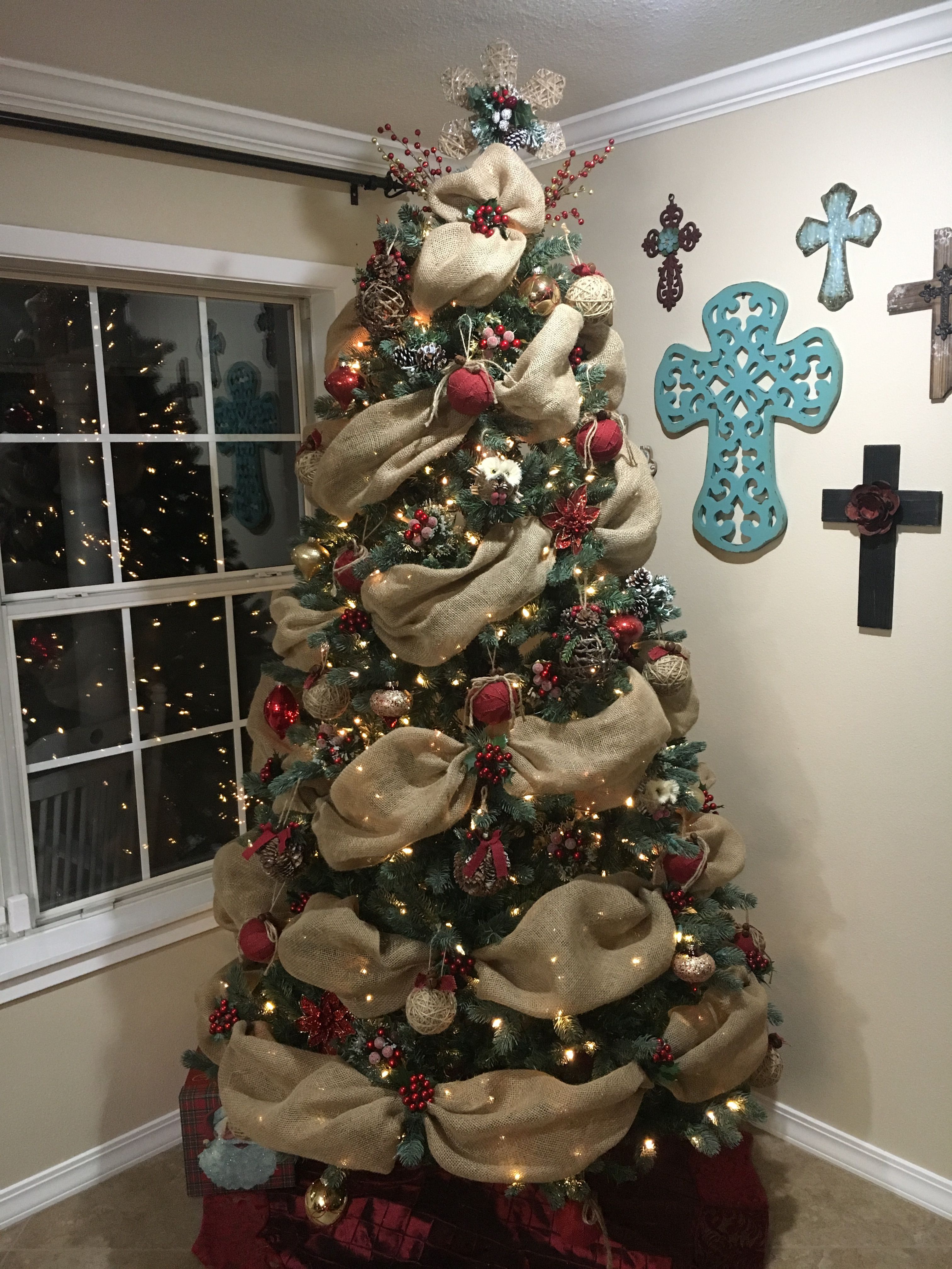 Burlap Christmas tree decor