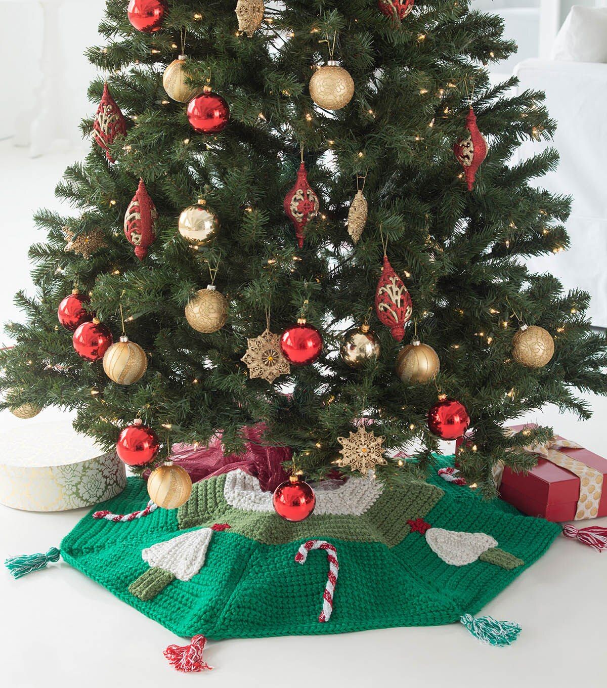 Candy Cane Tree Skirt