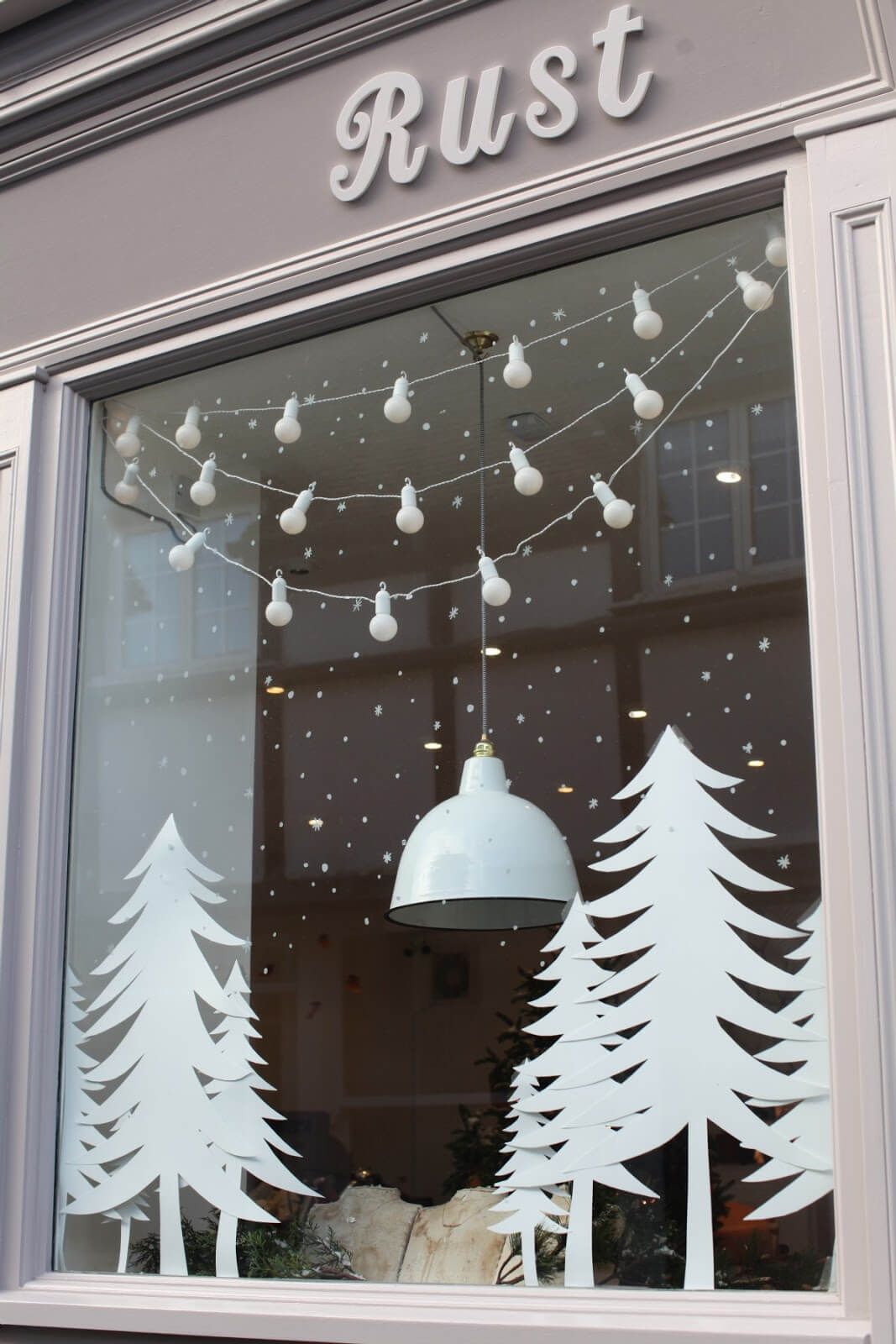 Christmas And Holiday Window Lights Display Ideas