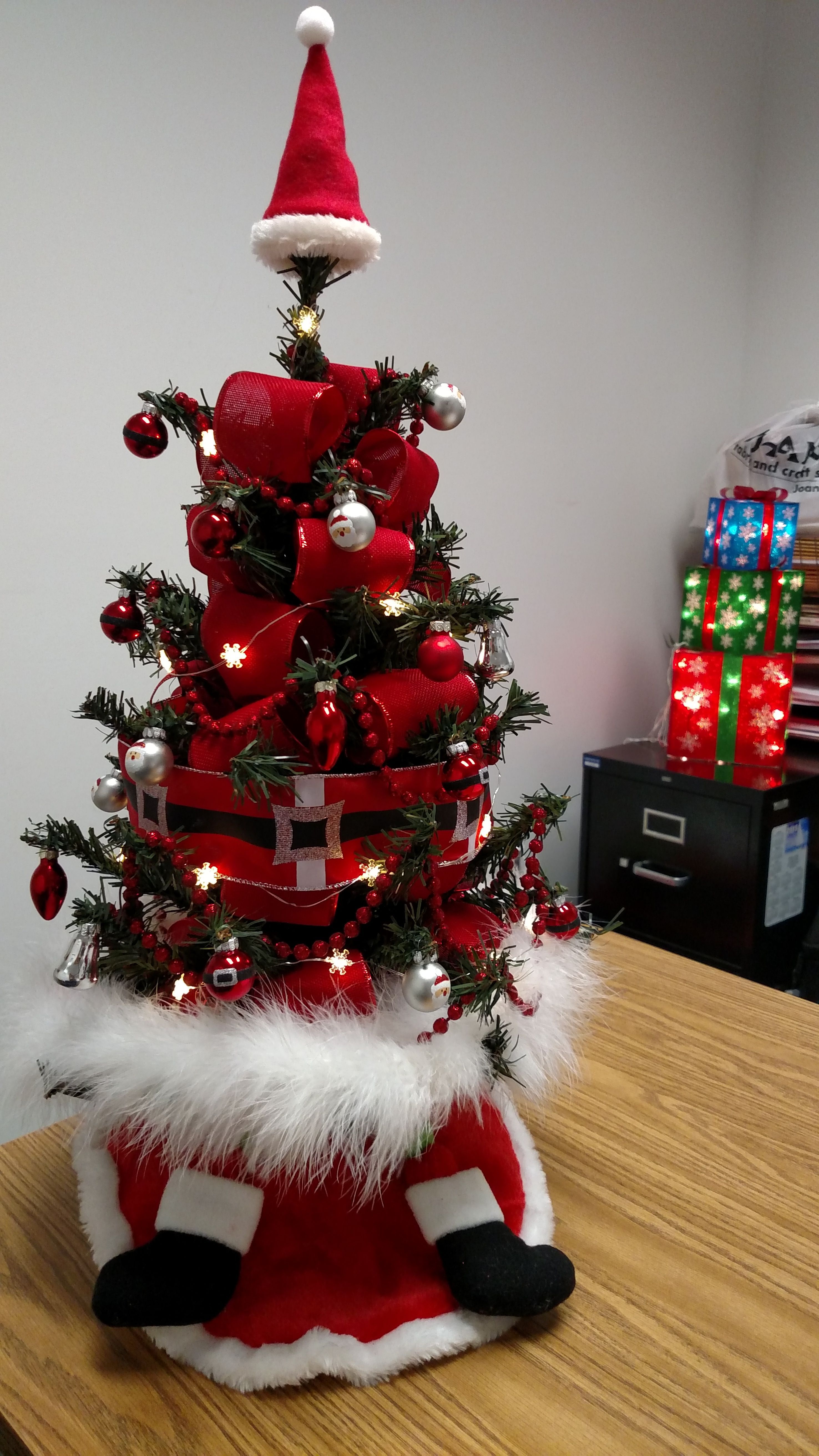 Christmas Tree Decorating Contest