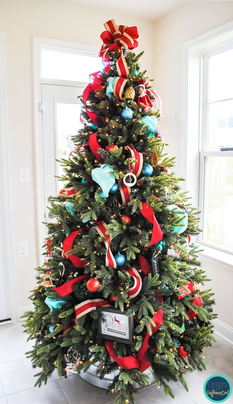 Classic Ribbon Christmas Tree