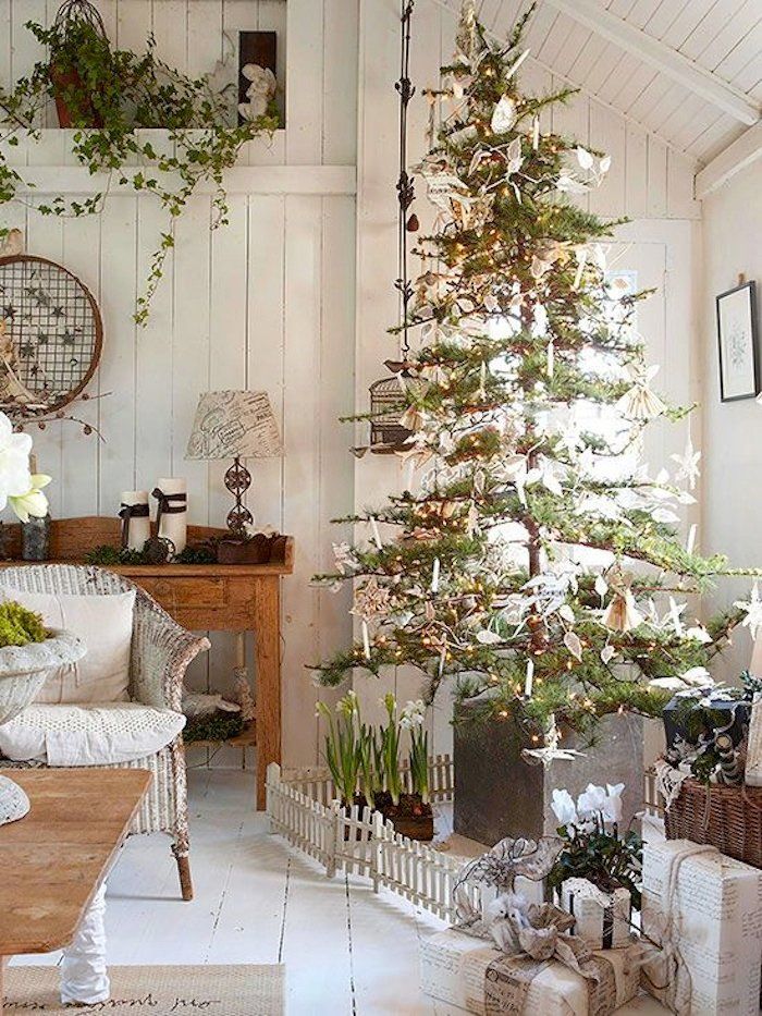 Country Chic Christmas Tree