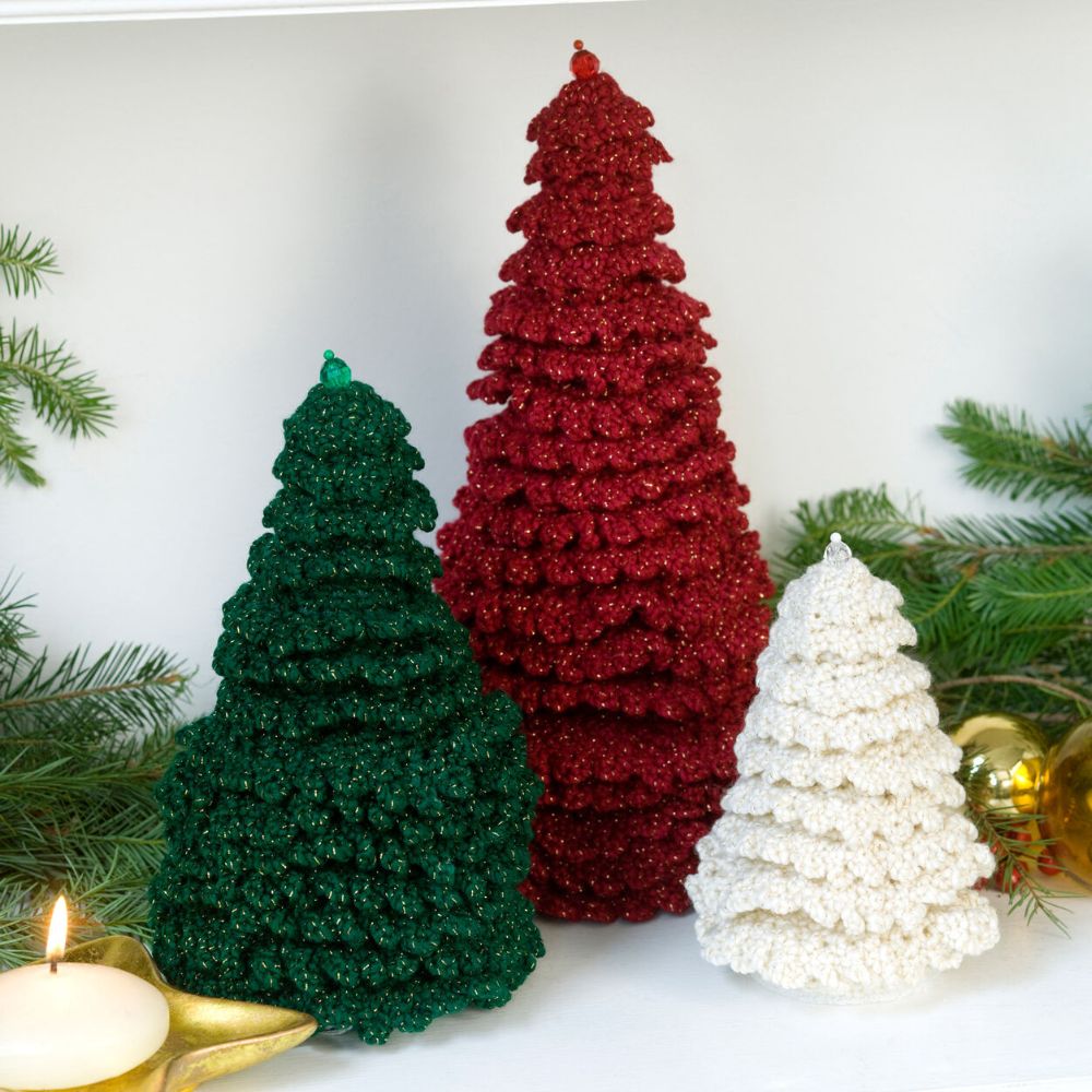 Crochet Christmas Tree with Red Ornaments