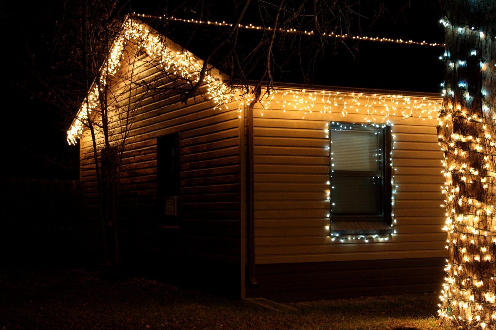 Dazzling Icicle Lights