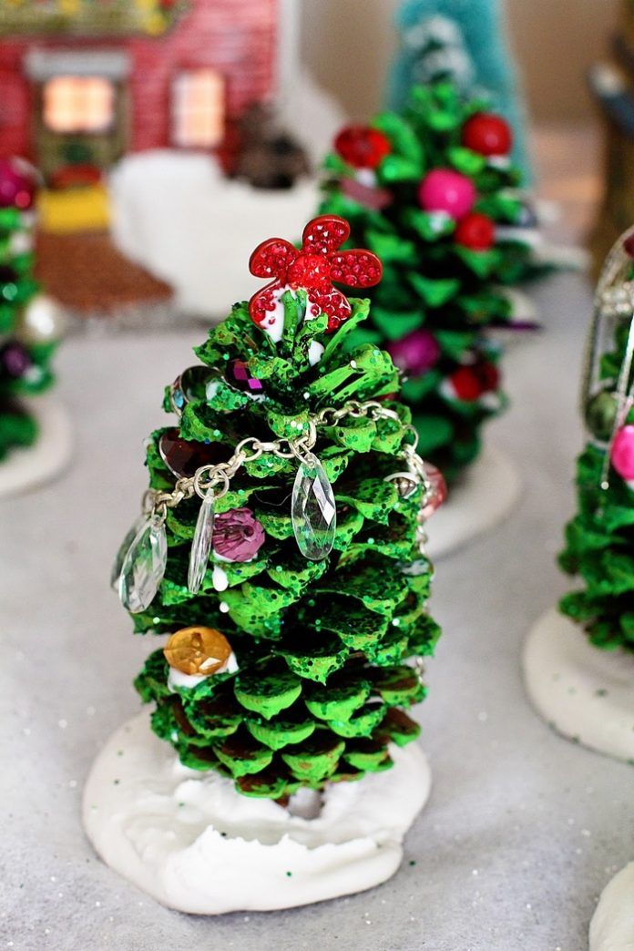 Diy Christmas Tree Pinecone Decorations To Try This Season