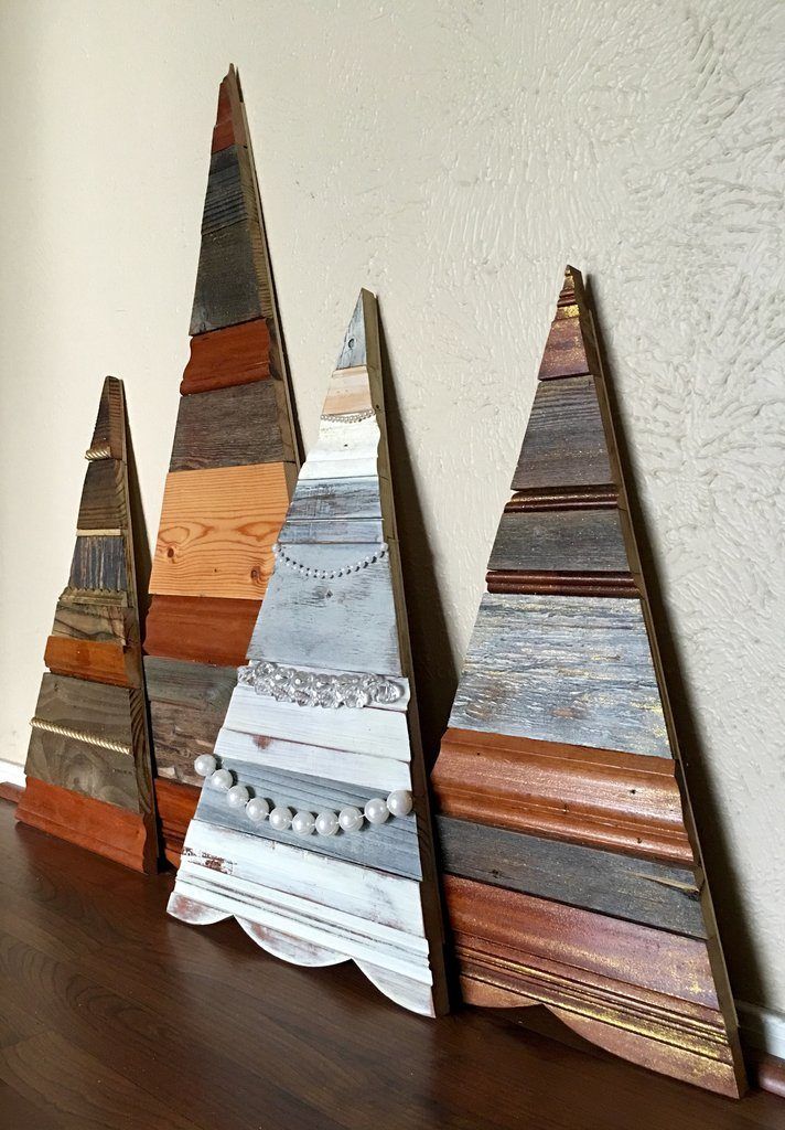 Geometric Reclaimed Wood Christmas Tree Pattern