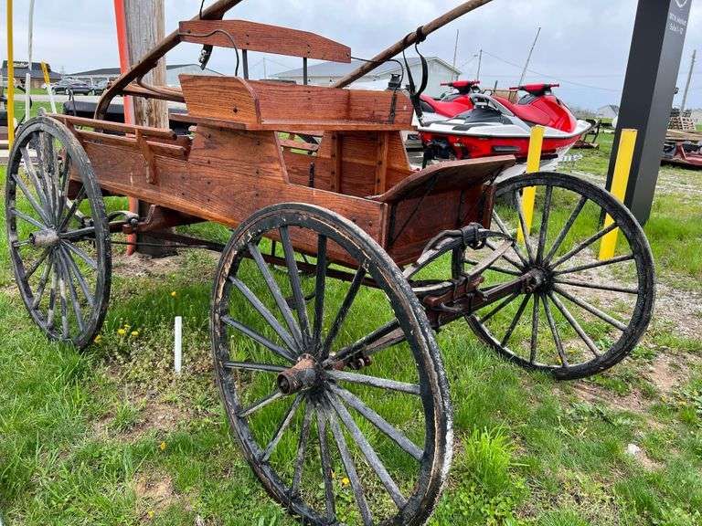 Horse-Drawn Carriage Rides at Peddler's Village