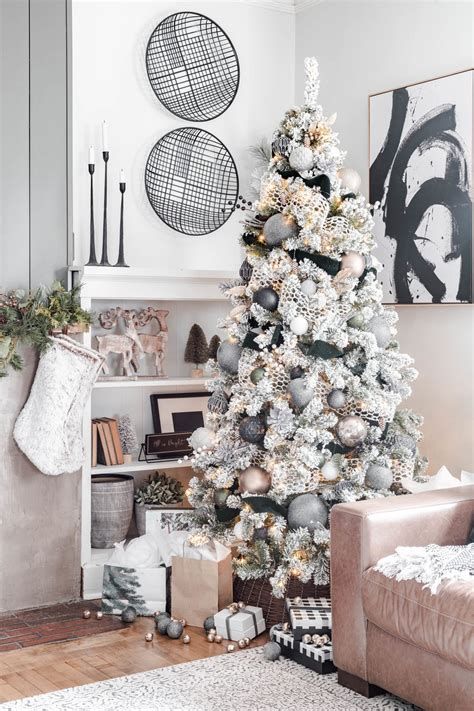 Modern Christmas Tree Ideas in Canada