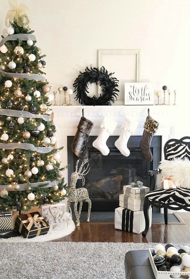 Monochromatic Christmas Theme