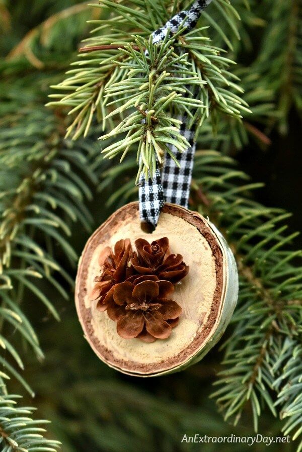 Nature-Inspired Christmas Tree Ornaments