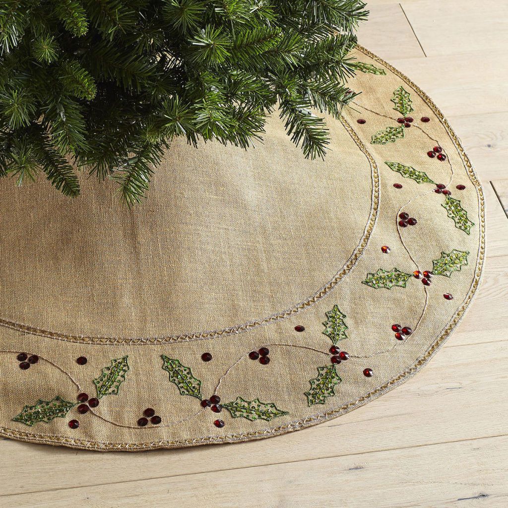 Nature-Inspired Christmas Tree Skirt