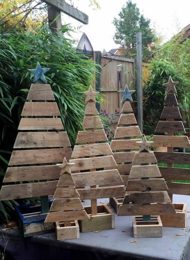 Pallet Christmas Tree DIY