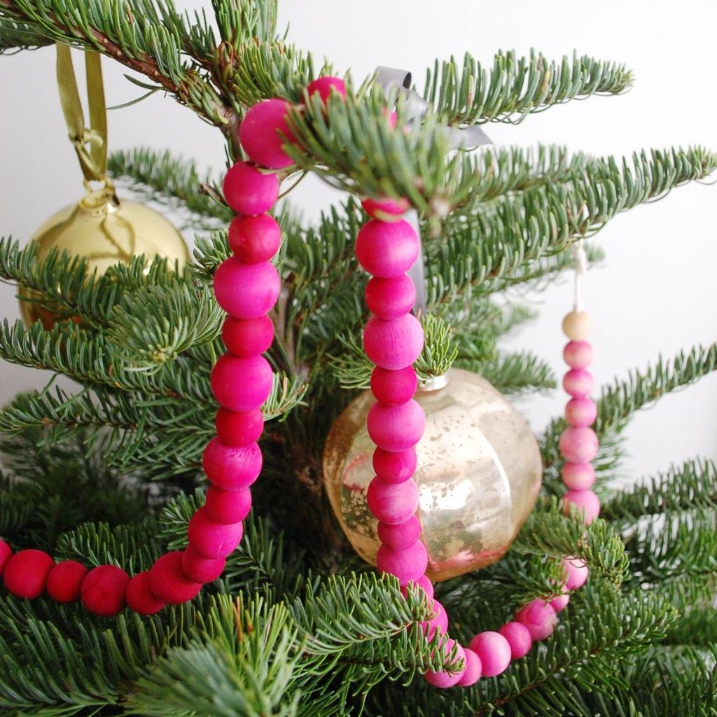 Pink Christmas Tree Garland Ideas