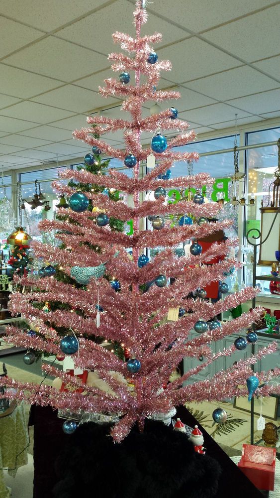 Vintage Charm: 1950s Pink Christmas Tree Decor Inspiration