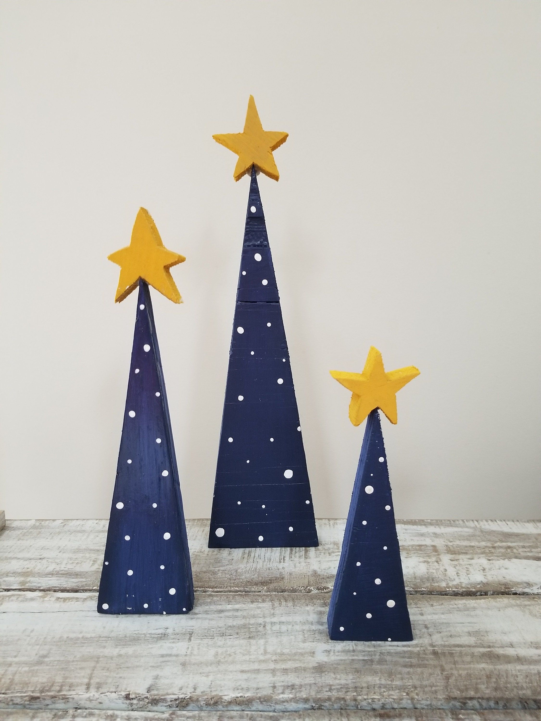 Whimsical Christmas tree set