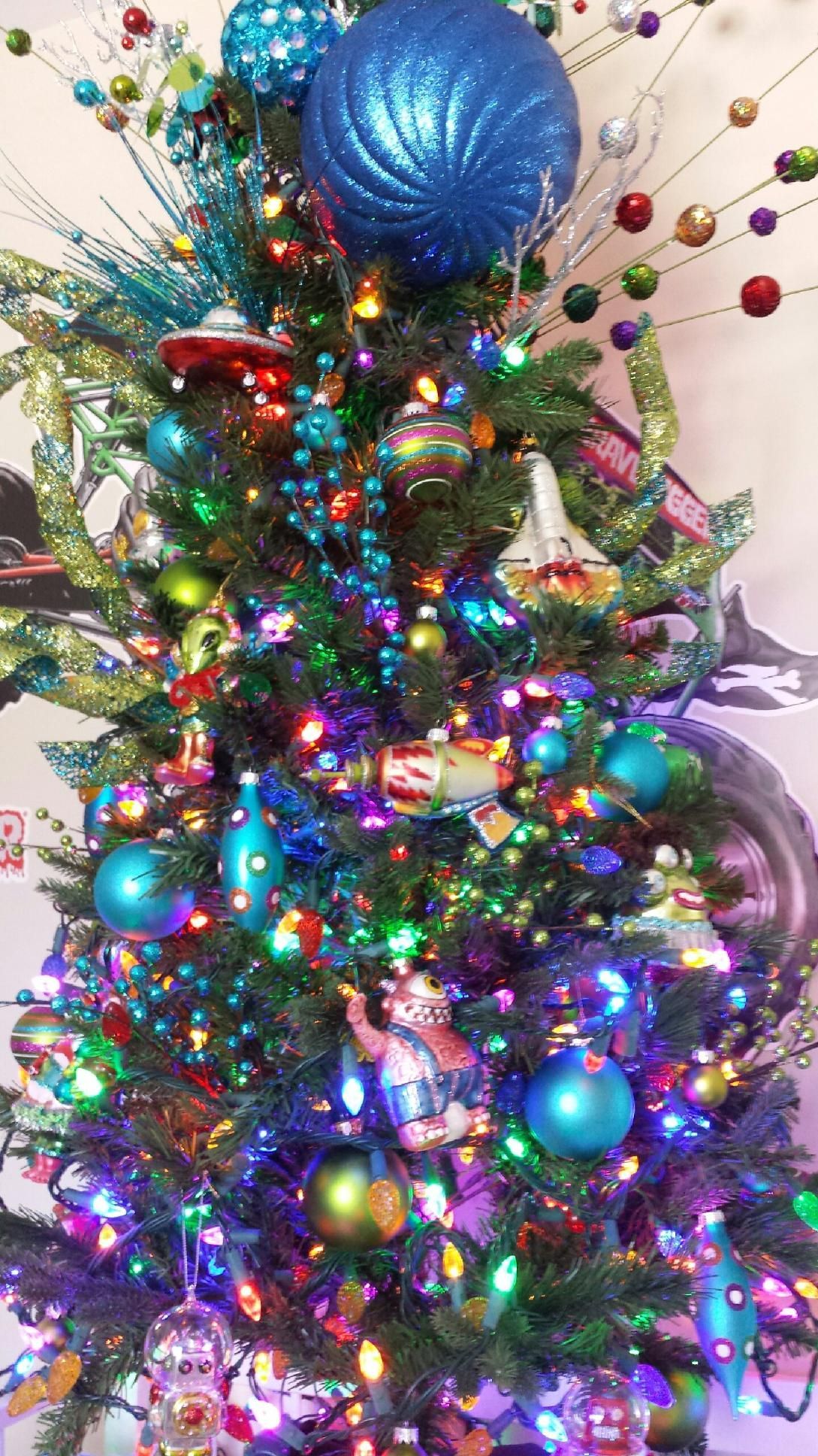 Alien Christmas Tree Decorating Ideas