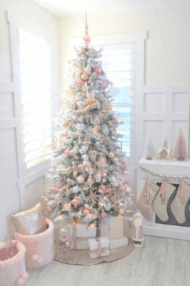 Monochromatic Christmas Tree Decorating Ideas