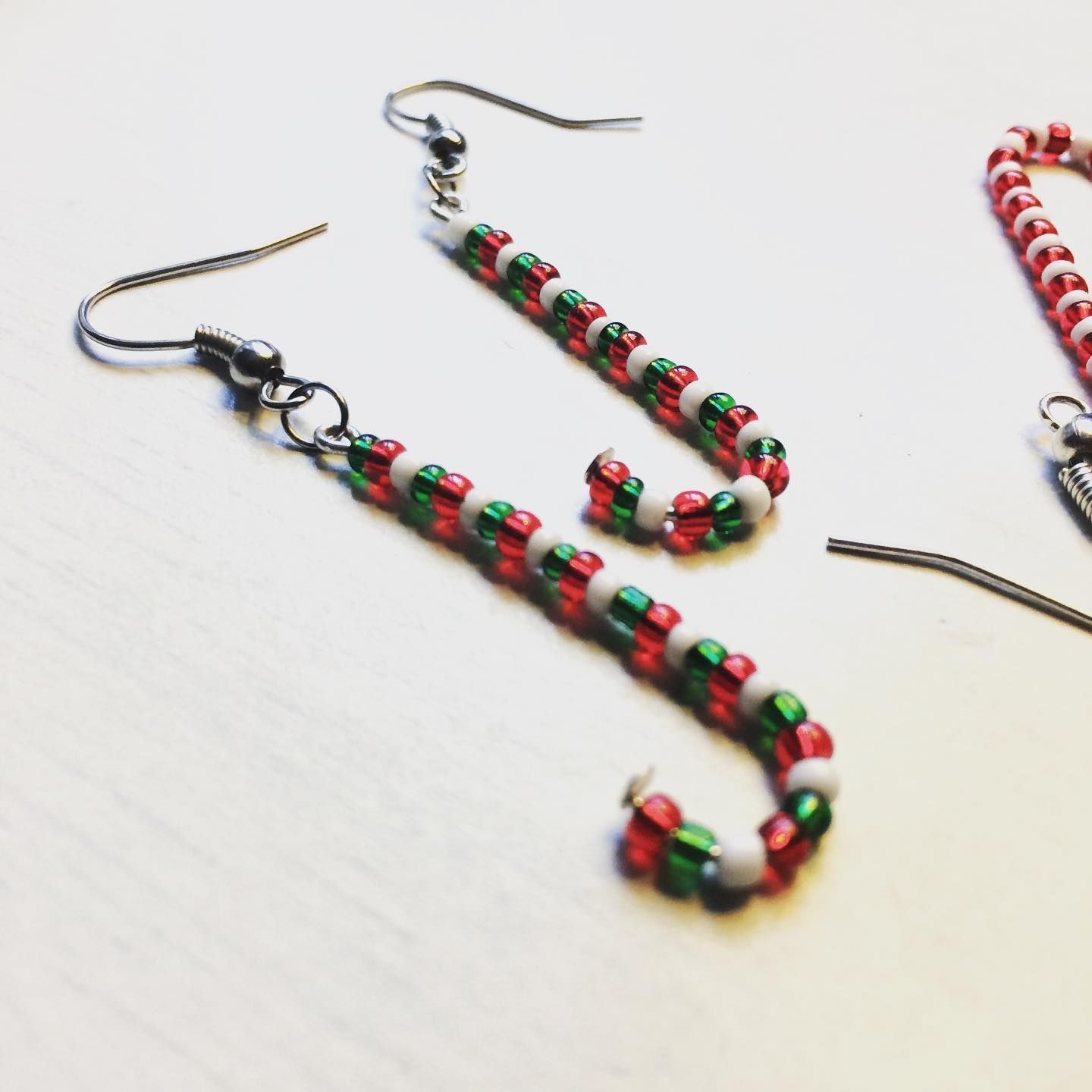 Christmas candy cane earrings ideas