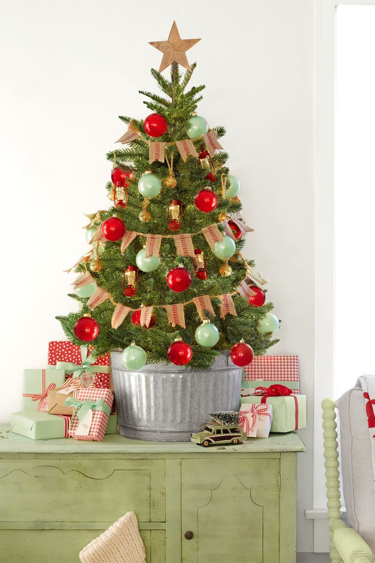 Christmas Tree Decorating Ideas for Small Trees