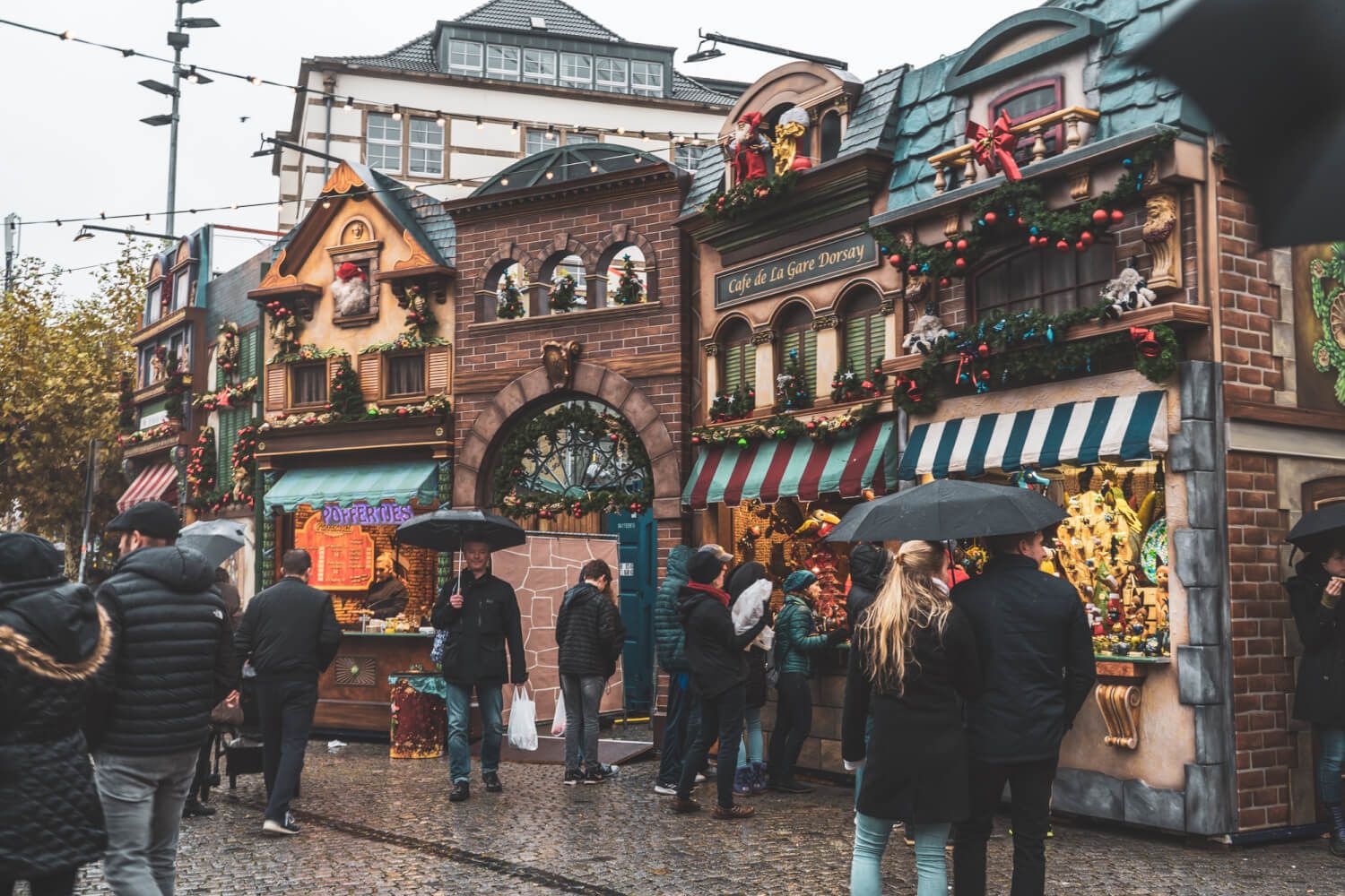 Weihnachtsmarkt am Hofgarten Dusseldorf 2024